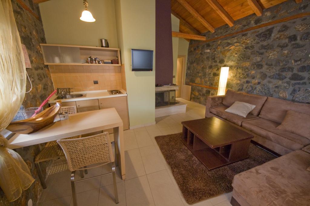 Onar Guesthouse Agios Athanasios  Exterior photo